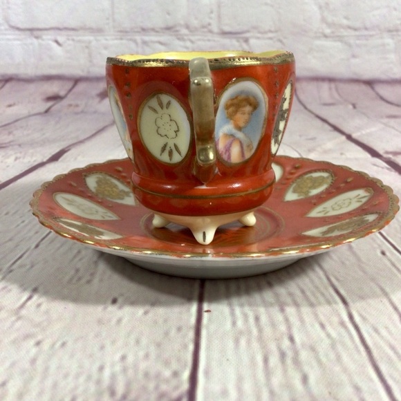 Vintage 1950’s Hand Painted Paneled Portrait Cup and Saucer Set Occupied Japan - Picture 4 of 10